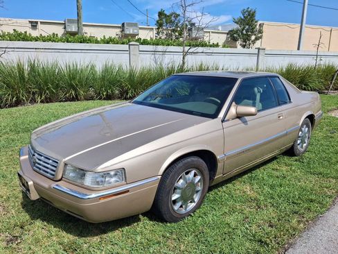Used 1997 Cadillac Eldorado w/ Leather/Lumbar Pkg FWD image 2