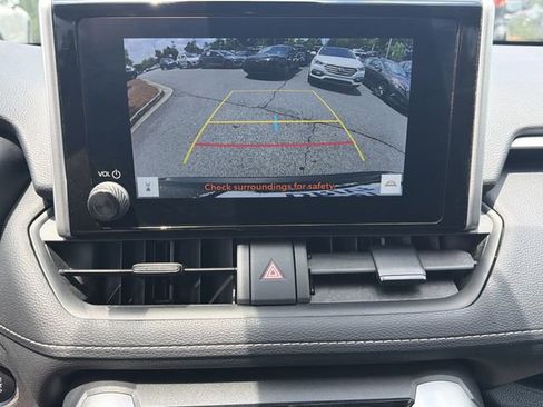 Used 2025 Toyota RAV4 XLE FWD image 29