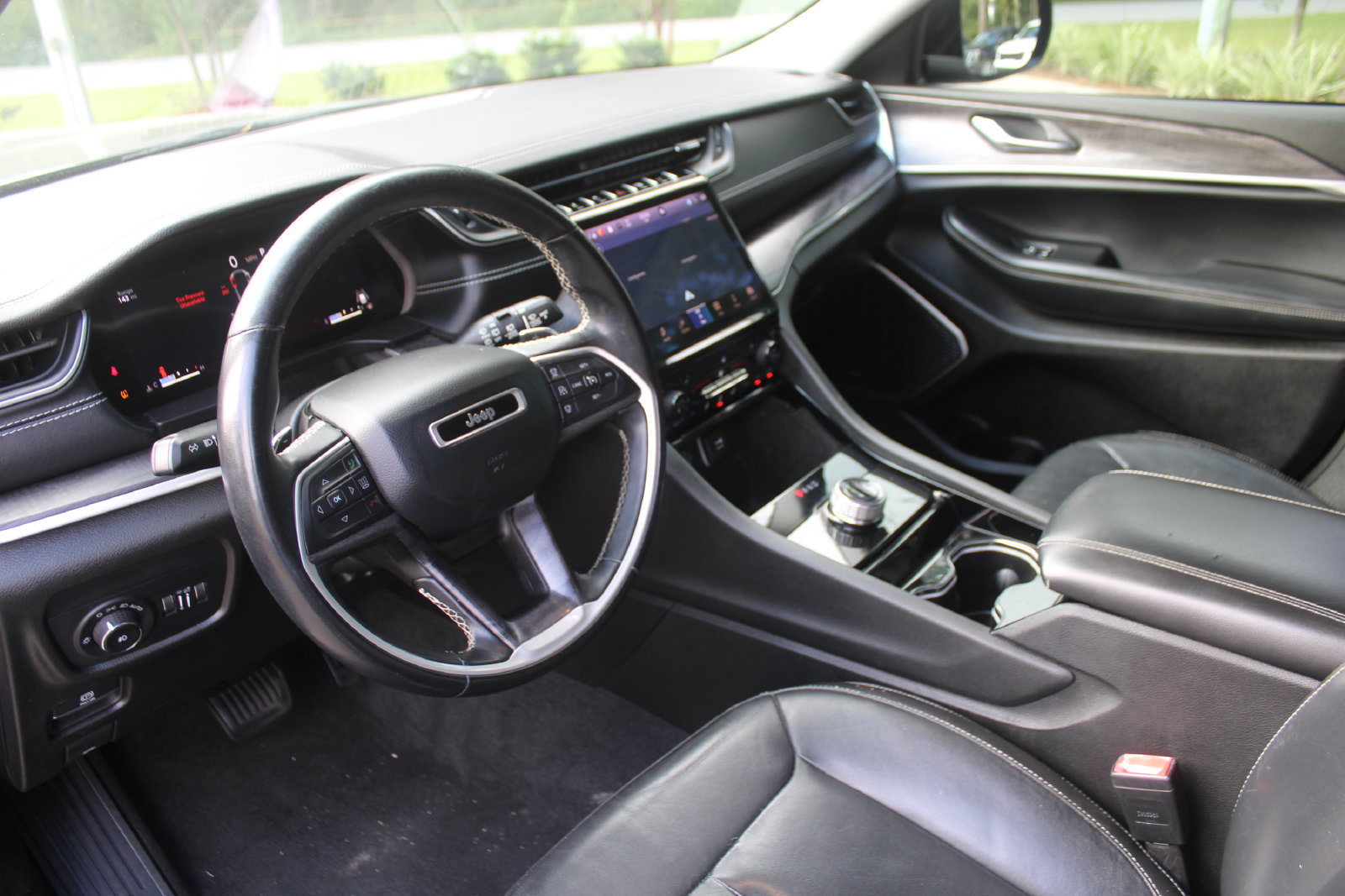 Used 2022 Jeep Grand Cherokee L Limited RWD image 23