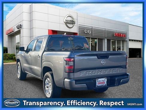 Certified 2024 Nissan Frontier SV image 8