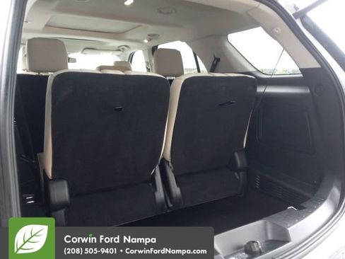 Used 2018 Ford Explorer Platinum image 29