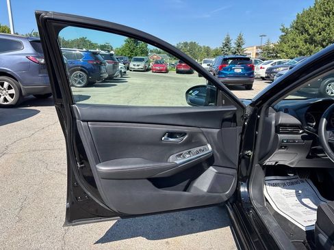 Certified 2023 Nissan Sentra SR w/ Midnight Edition Package FWD image 15