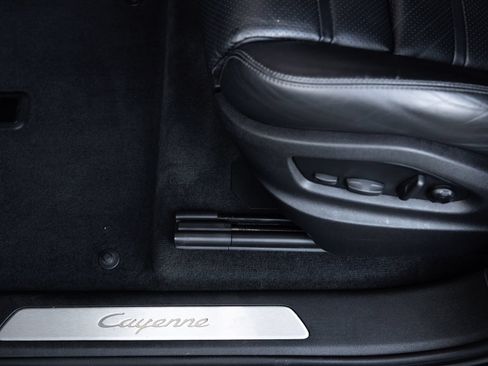 Certified 2023 Porsche Cayenne Coupe AWD/4WD image 21