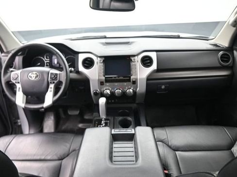 Used 2020 Toyota Tundra SR5 w/ SR5 Leather Package AWD/4WD image 28