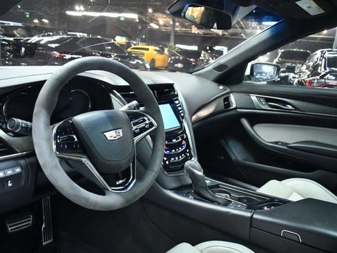 Used 2016 Cadillac CTS V w/ Luxury Package image 40