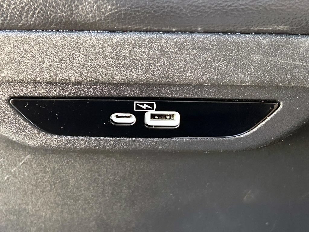Used 2022 Chrysler Pacifica Touring-L FWD image 21
