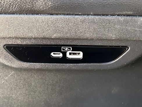Used 2022 Chrysler Pacifica Touring-L FWD image 21