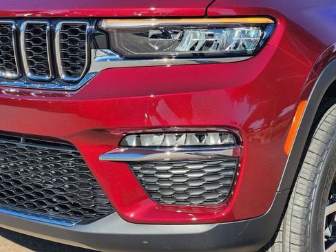 New 2025 Jeep Grand Cherokee Limited image 5