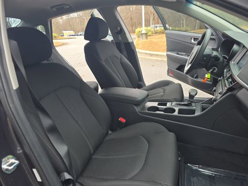 Used 2017 Kia Optima LX w/ Convenience Plus Package image 10