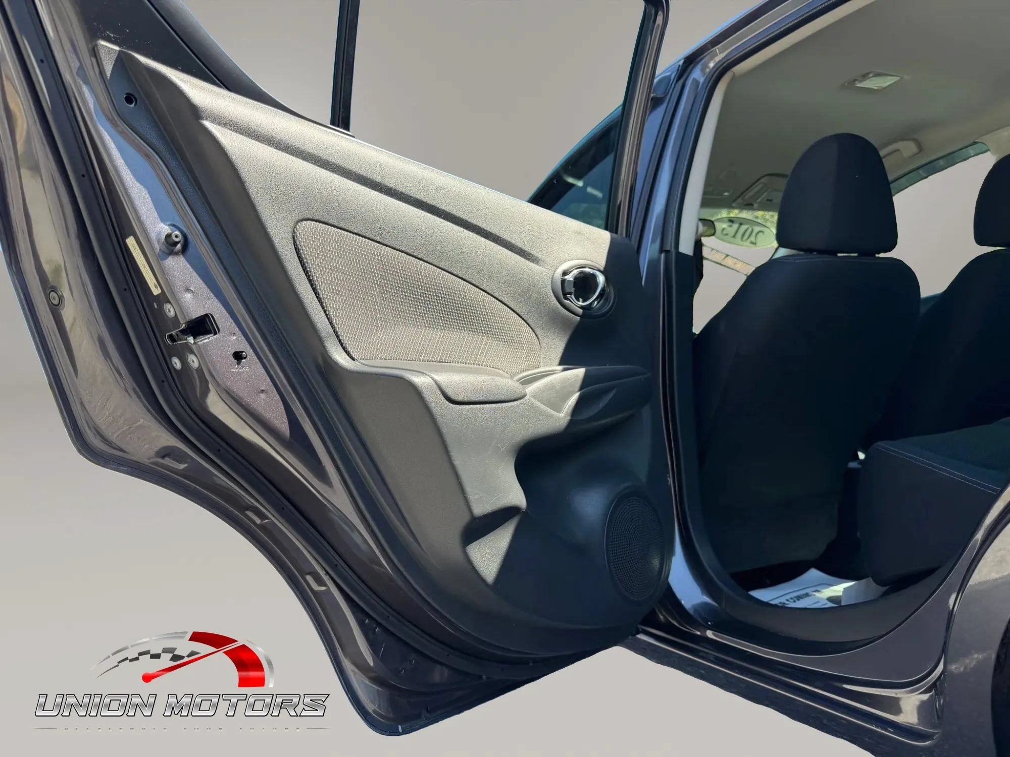 Used 2015 Nissan Versa SV FWD image 28