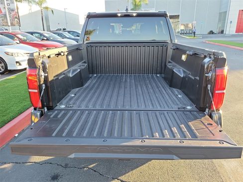 Used 2025 Toyota Tacoma TRD Off-Road image 22