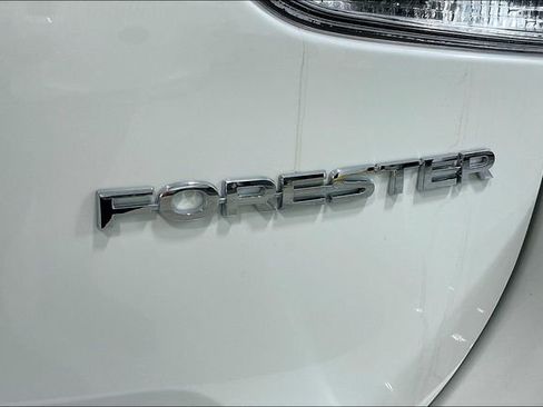 Used 2020 Subaru Forester Premium image 8