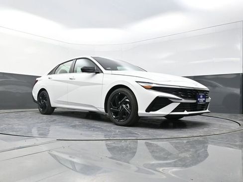 New 2026 Hyundai Elantra SEL Sport Premium FWD image 30