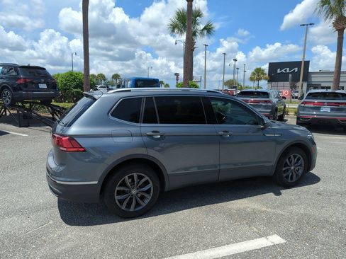 Used 2022 Volkswagen Tiguan SE FWD image 5