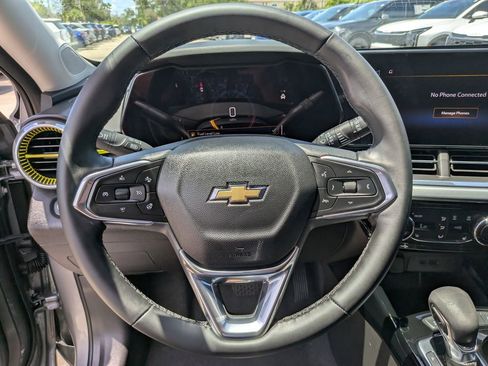 Used 2025 Chevrolet Trax LT w/ Driver Confidence Package FWD image 27