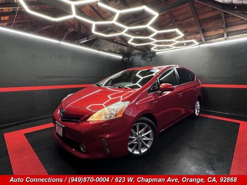 Used 2014 Toyota Prius V Five FWD image 2