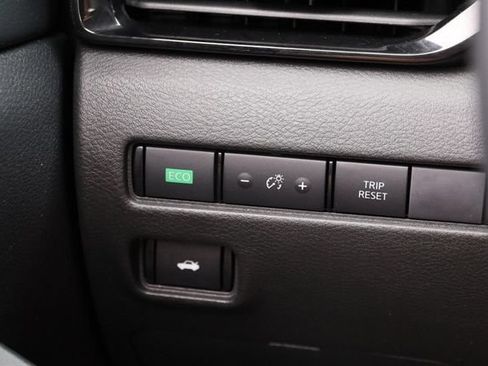 Certified 2025 Nissan Sentra SV FWD image 20
