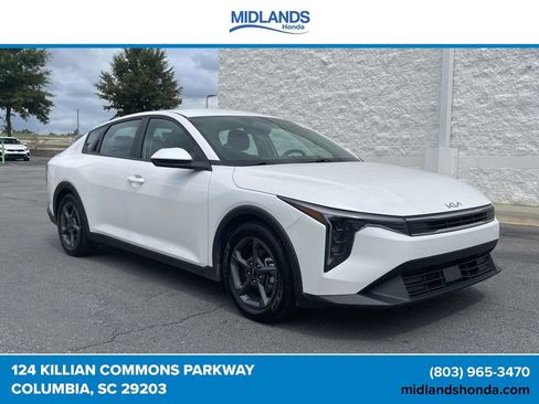 Used 2025 Kia K4 FWD image 1
