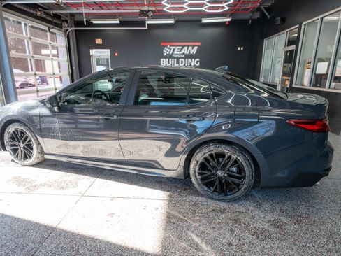 Used 2025 Toyota Camry SE image 2