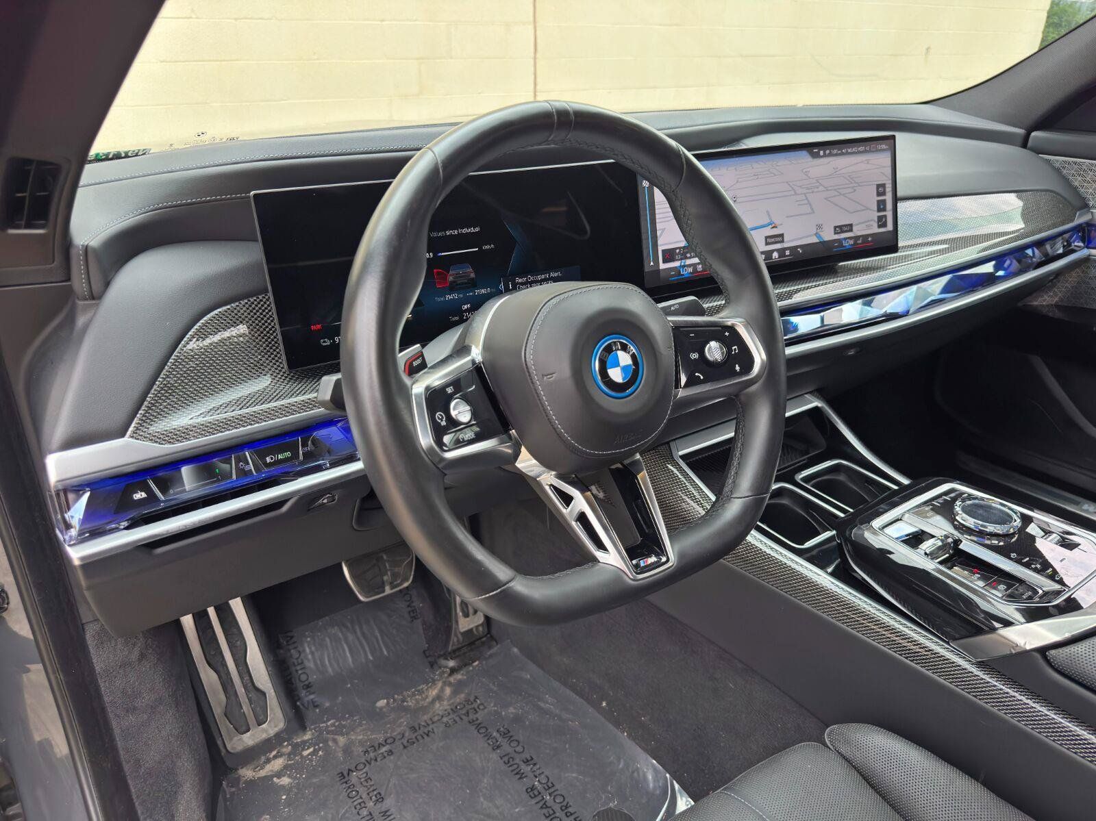 Used 2024 BMW i7 eDrive50 w/ M Sport Package RWD image 14