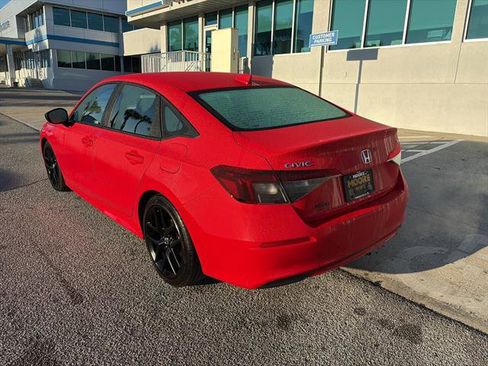 Used 2025 Honda Civic Sport image 4