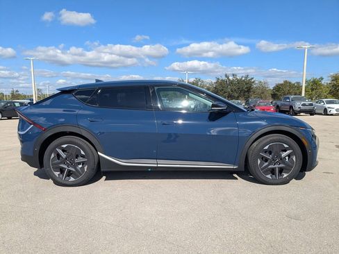 Used 2025 Kia EV6 Light w/ Light LR Technology Package RWD image 4