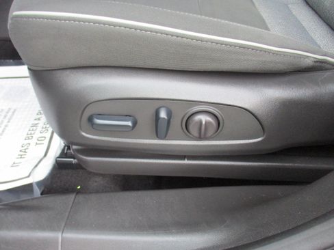 Used 2023 Chevrolet TrailBlazer LT FWD image 15