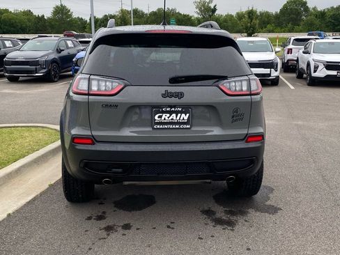 Used 2022 Jeep Cherokee Latitude AWD/4WD image 6