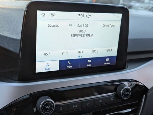 Used 2020 Ford Escape SE image 19