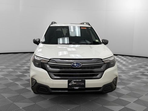 Used 2025 Subaru Forester Premium image 8
