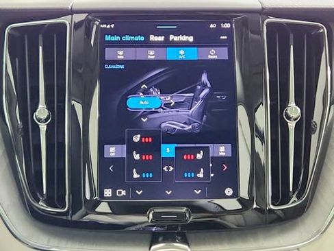 Certified 2025 Volvo XC60 B5 Ultra w/ Protection Package Premier AWD/4WD image 22