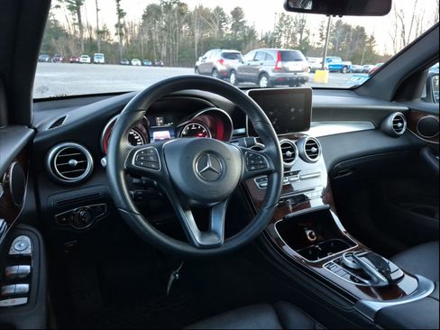 Used 2018 Mercedes-Benz GLC 350e 4MATIC image 8