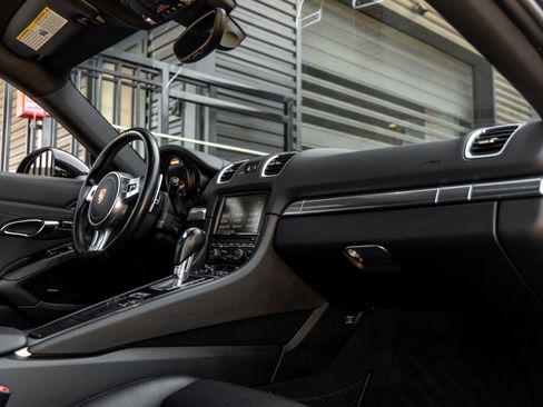 Certified 2016 Porsche Cayman RWD image 31