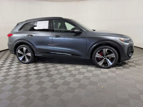 Used 2025 Audi SQ5 Prestige w/ Prestige Package AWD/4WD image 8
