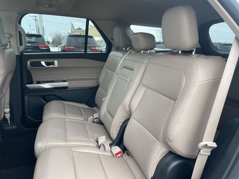 Used 2023 Ford Explorer XLT w/ Equipment Group 202A AWD/4WD image 33