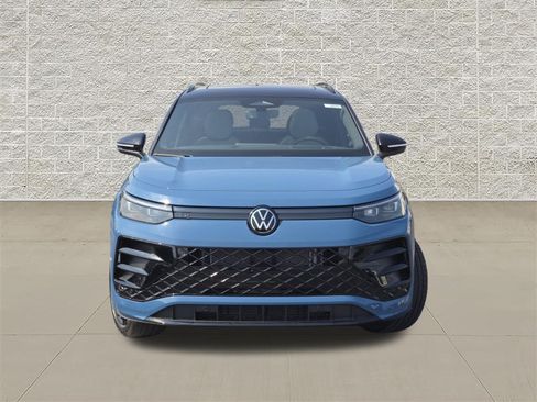 New 2026 Volkswagen Tiguan SE R-Line AWD/4WD image 2