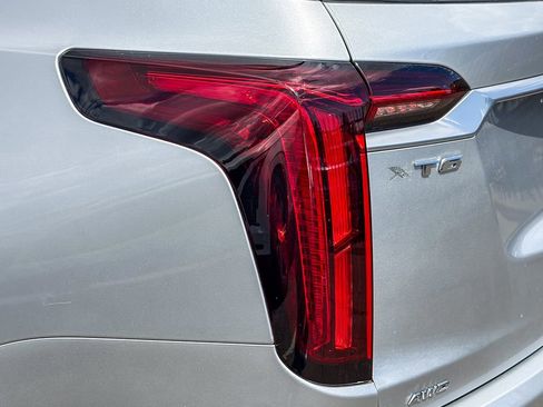 Used 2020 Cadillac XT6 Premium Luxury AWD/4WD image 3