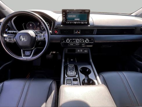 Used 2025 Honda Pilot TrailSport image 16