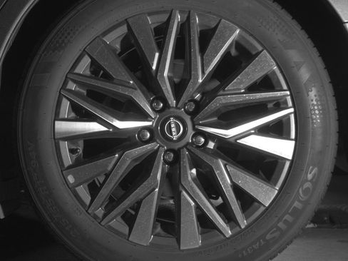 Used 2025 Nissan Altima 2.5 SV FWD image 14