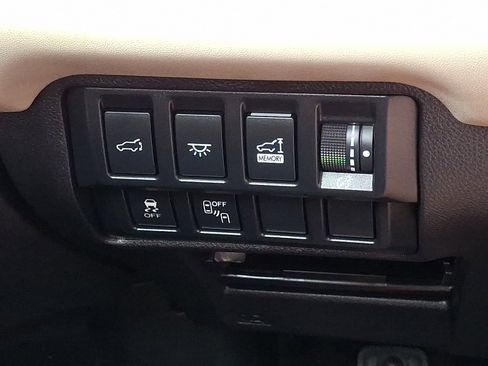 Used 2020 Subaru Ascent Touring AWD/4WD image 27