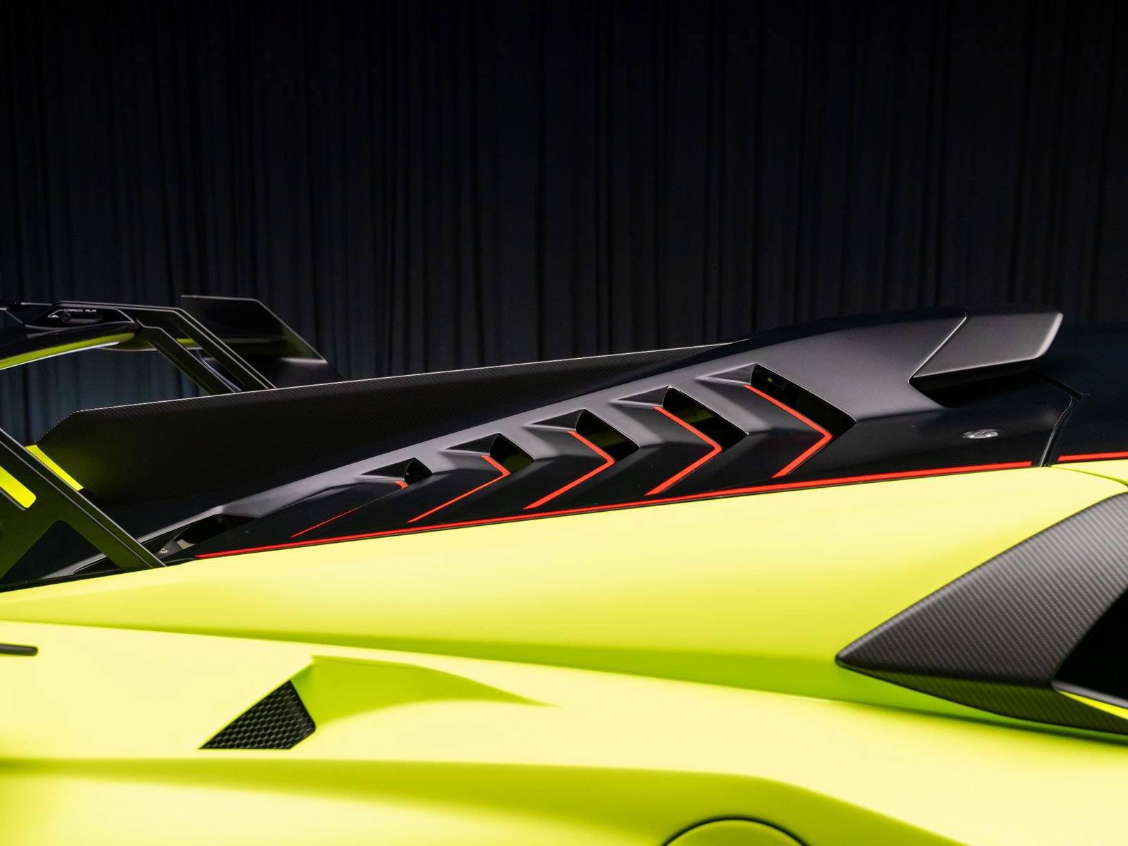 Used 2022 Lamborghini Huracan STO RWD image 8