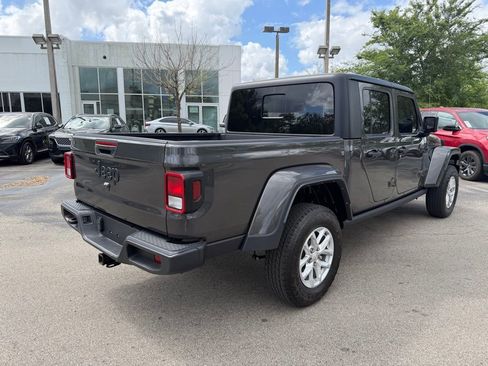 Used 2023 Jeep Gladiator Sport image 6