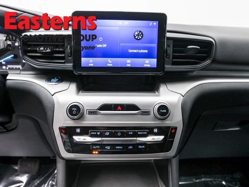 Used 2021 Ford Explorer XLT image 12
