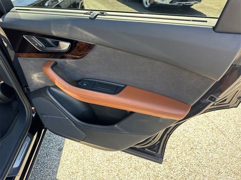 Used 2017 Audi Q7 3.0T Prestige image 16