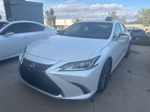Used 2023 Lexus ES 300h w/ Premium Package image 1