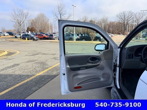 Used 2003 Chevrolet TrailBlazer LS w/ Preferred Equipment Group image 6