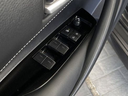 Used 2023 Toyota Corolla SE image 10