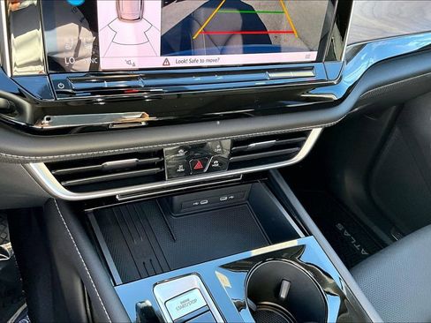 Certified 2026 Volkswagen Atlas SE w/ Panoramic Sunroof Package image 16
