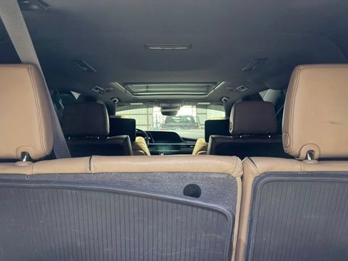Used 2021 Cadillac Escalade ESV Sport w/ Driver Assist Tech Package RWD image 4