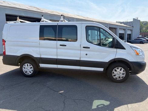 Used 2018 Ford Transit 250 130 Low Roof w/ Exterior Upgrade Package RWD image 3